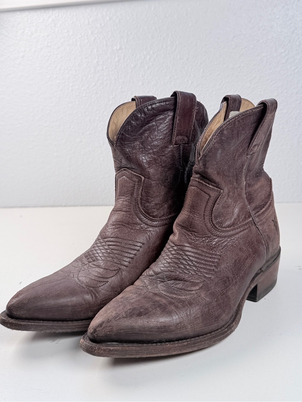 Frye Womens 6.5 B Brown Distressed Leather Short Western Cowboy Boots